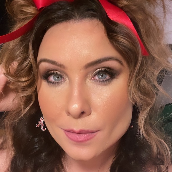 Meet your Posher, Emily - Picture 2 of 4